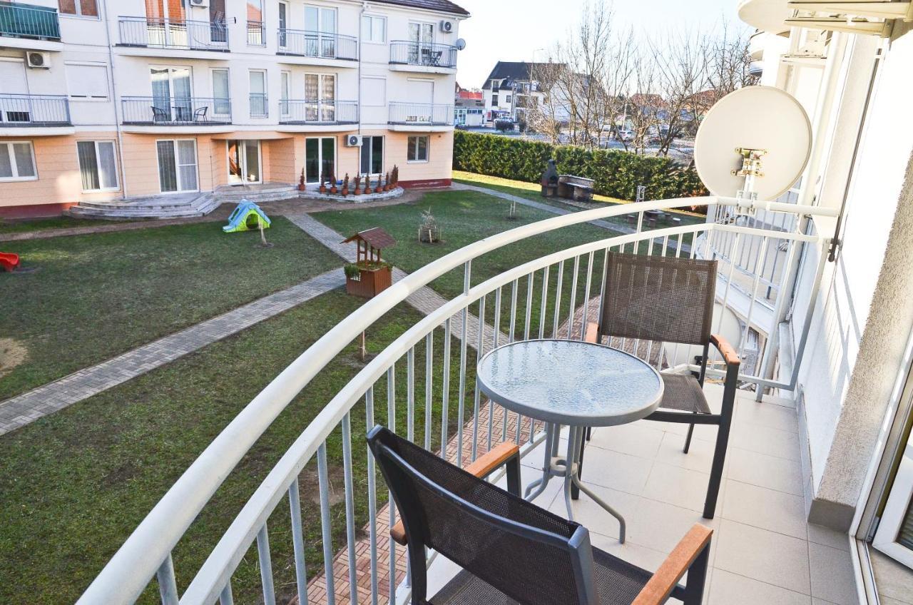 Happy Apartman Hajduszoboszlo Ngoại thất bức ảnh