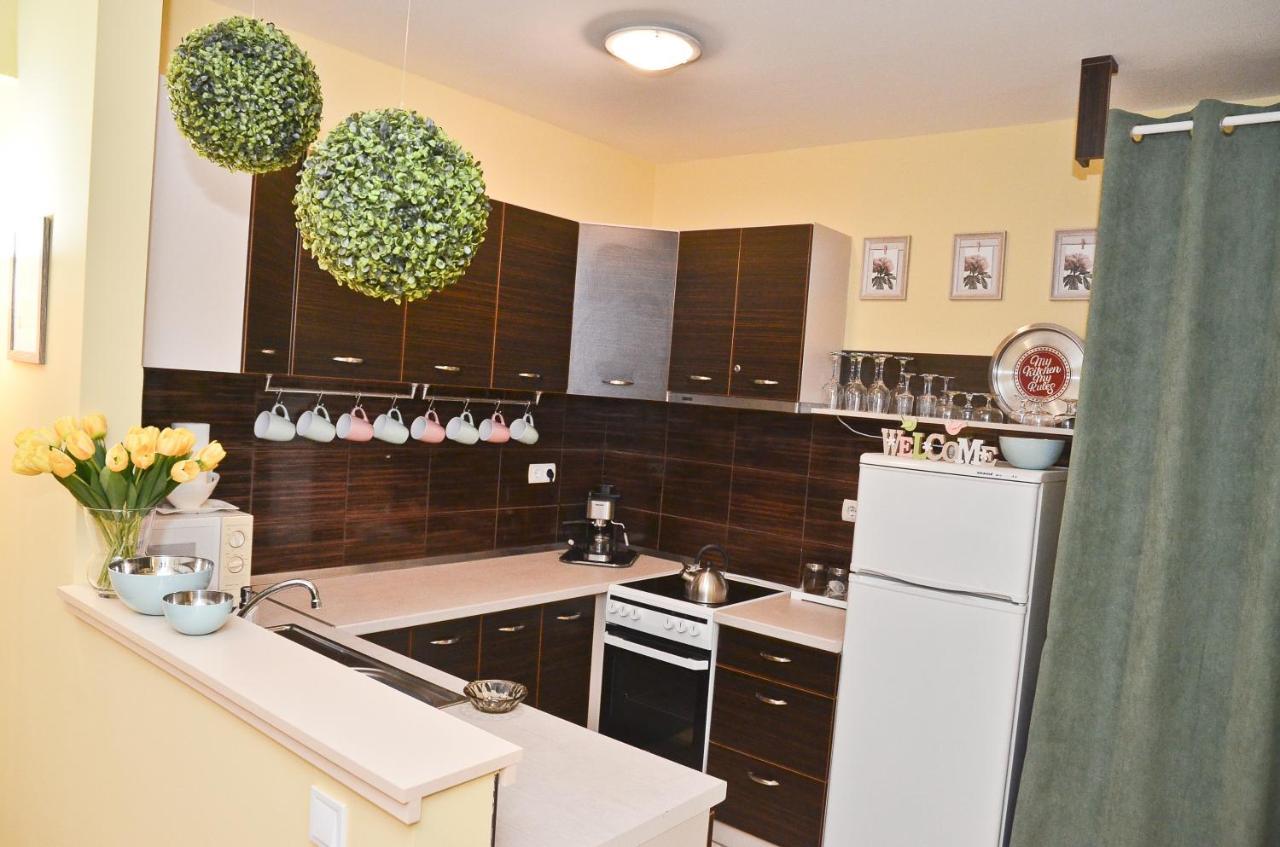 Happy Apartman Hajduszoboszlo Ngoại thất bức ảnh