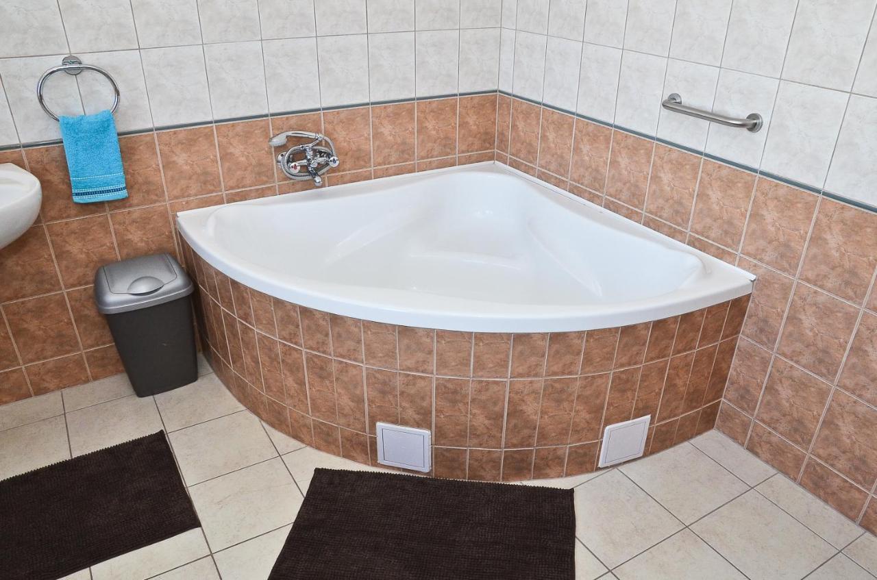 Happy Apartman Hajduszoboszlo Ngoại thất bức ảnh