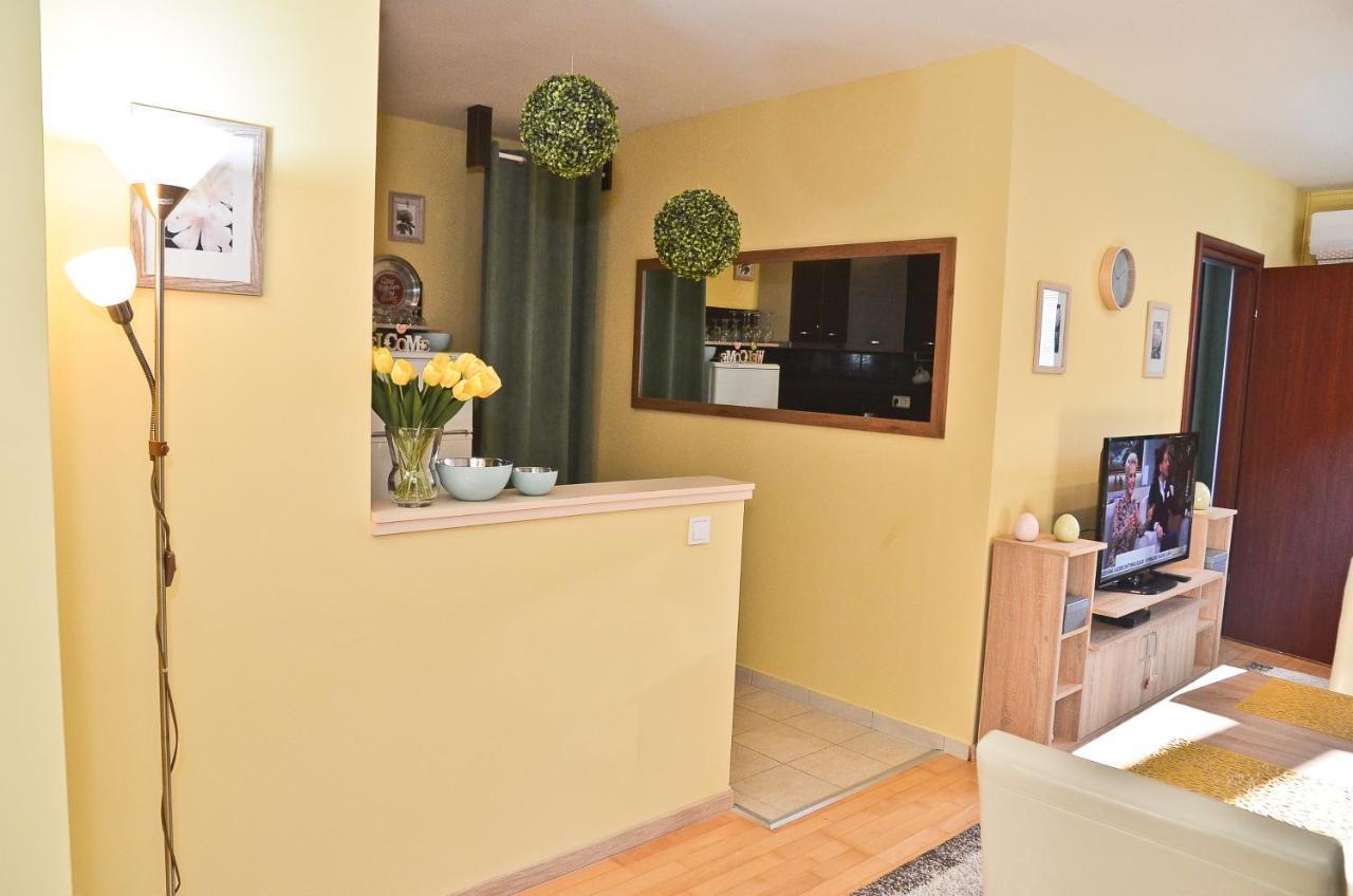 Happy Apartman Hajduszoboszlo Ngoại thất bức ảnh