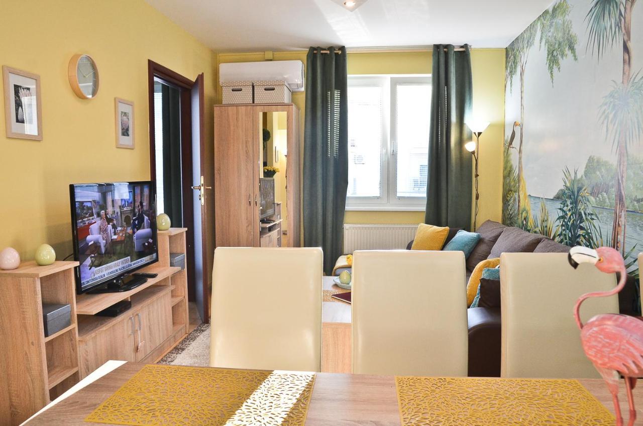 Happy Apartman Hajduszoboszlo Ngoại thất bức ảnh
