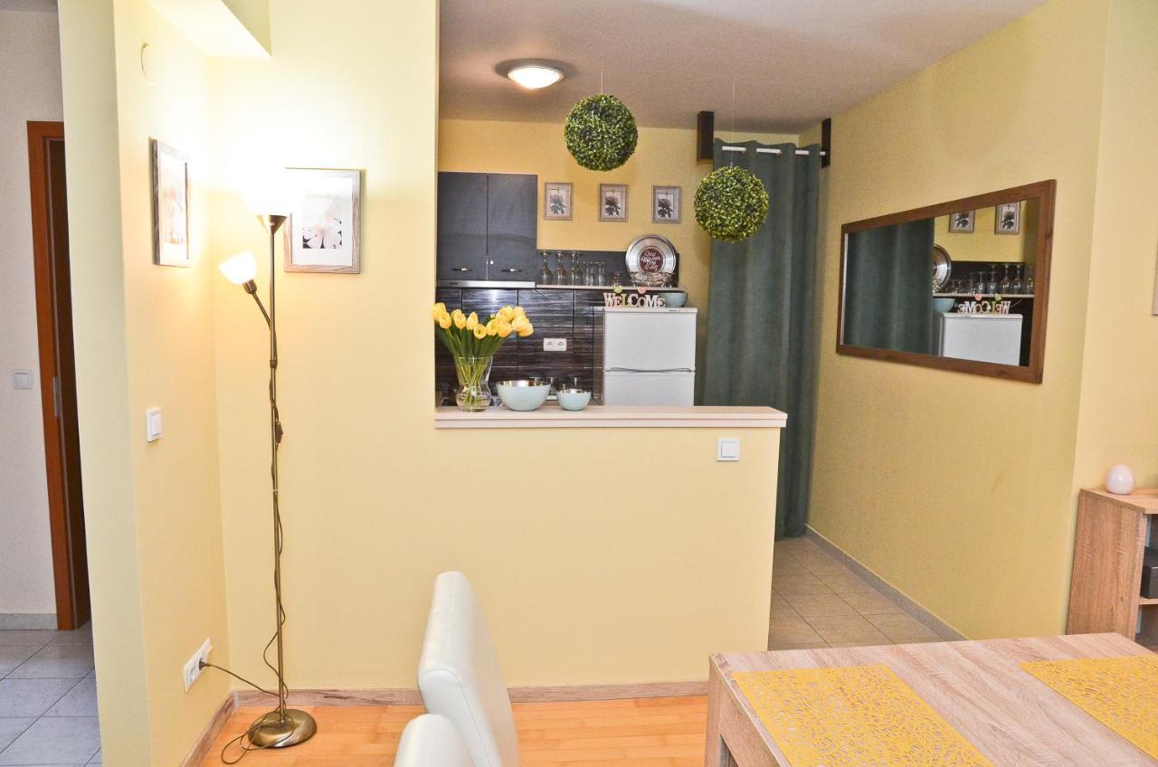Happy Apartman Hajduszoboszlo Ngoại thất bức ảnh